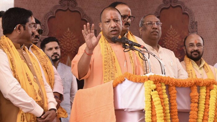 सीएम योगी ने कहा कि ड्रोन आज बहुत उपयोगी हो चुका है.