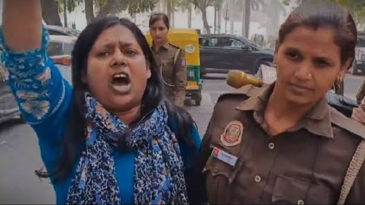 संसद सुरक्षा चूक मामला: आरोपी नीलम के समर्थन में उतरे ग्रामीण, रिहाई के लिए गांव में निकाला लॉन्ग मार्च