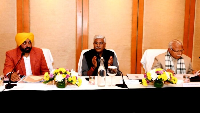 एसवाईएल मुद्दे को लेकर पंजाब और हरियाणा के बीच बैठक में जलशक्ति मंत्री.