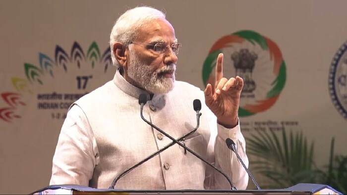 प्रधानमंत्री नरेंद्र मोदी