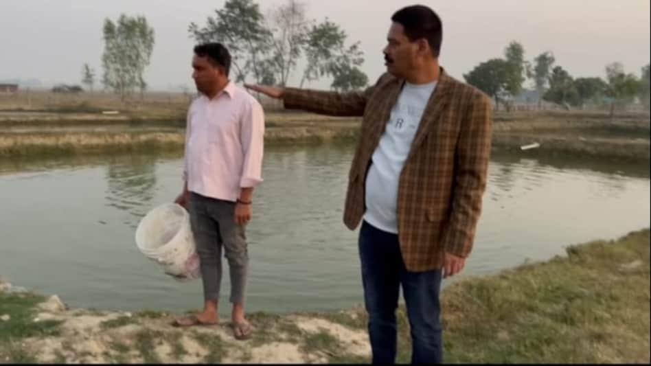 Success story: मछली पालन की इस तकनीक से करोड़ों में पहुंची किसान की कमाई, ट्रेनिंग देने का भी करते हैं काम Success story: मछली पालन की इस तकनीक से करोड़ों में पहुंची किसान की कमाई, ट्रेनिंग देने का भी करते हैं काम
