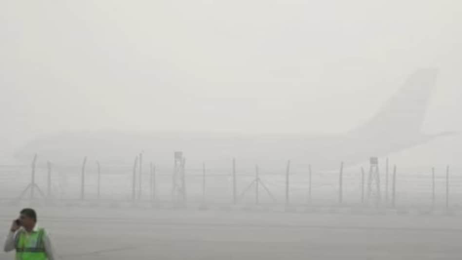 Weather Updates: पूरे उत्तर भारत में जारी रहेगा कोहरे का कहर, पंजाब-हरियाणा में और गिरेगा पारा Weather Updates: पूरे उत्तर भारत में जारी रहेगा कोहरे का कहर, पंजाब-हरियाणा में और गिरेगा पारा