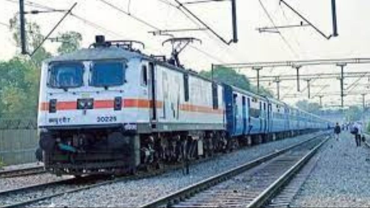रेल यात्री ध्यान दें, 31 जनवरी और 1 फरवरी को इस रूट की 13 ट्रेनें रद्द, तुरंत चेक करें लिस्ट