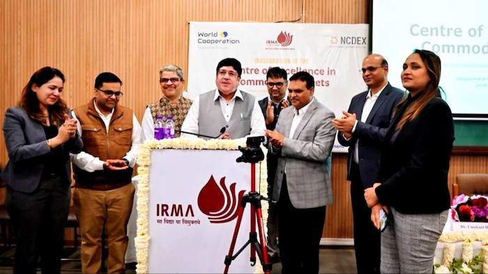 इरमा में आयोजित वर्कशॉप में मौजूद दिलीप संघानी, मिनेश शाह, अरुण रस्ते और बिनोद आनंद.