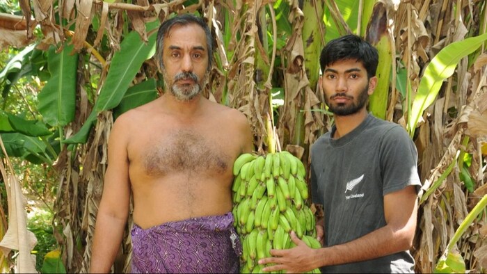 केले की खेती से कमा रहे लाखों का मुनाफा