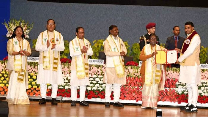 पूसा के दीक्षांत समारोह में मौजूद राष्ट्रपति, कृषि मंत्री एवं अन्य लोग.