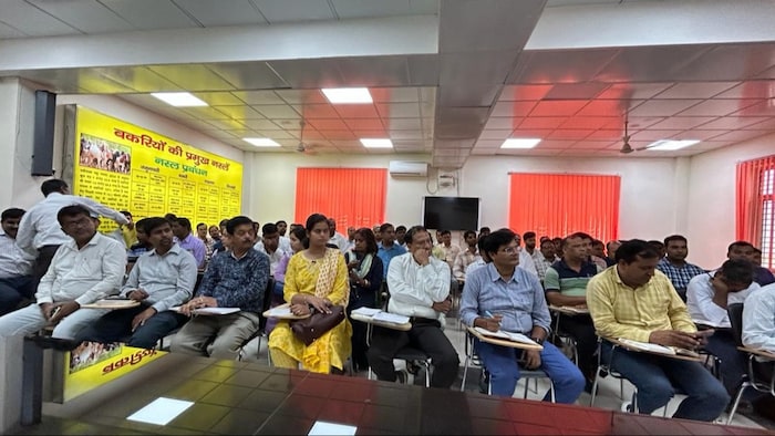 इटावा में अबतक 470 के करीब किसान भेड़-बकरी का प्रशिक्षण ले चुके है. (Photo-Kisan Tak)