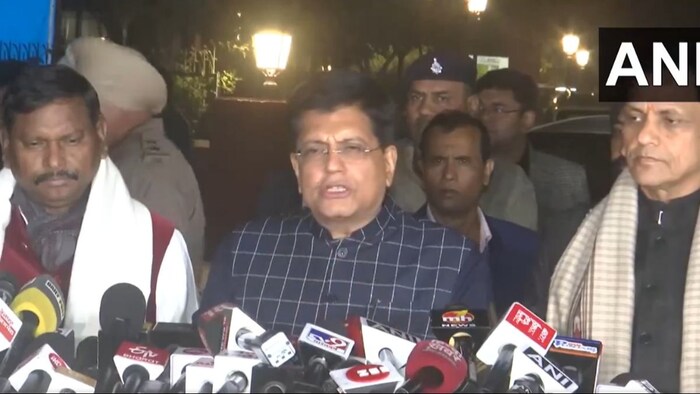 बैठक खत्म होने के बाद मीडिया को संबोधित करते पीयूष गोयल.