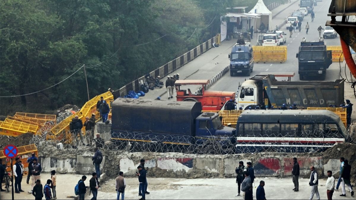21 फरवरी को दिल्ली कूच करेंगे किसान, शंभू बॉर्डर पार करने के लिए लाए हथियार