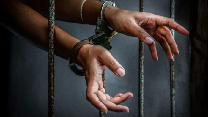 किसानों ने उगाई ऐसी फसल कि हो गई गिरफ्तारी