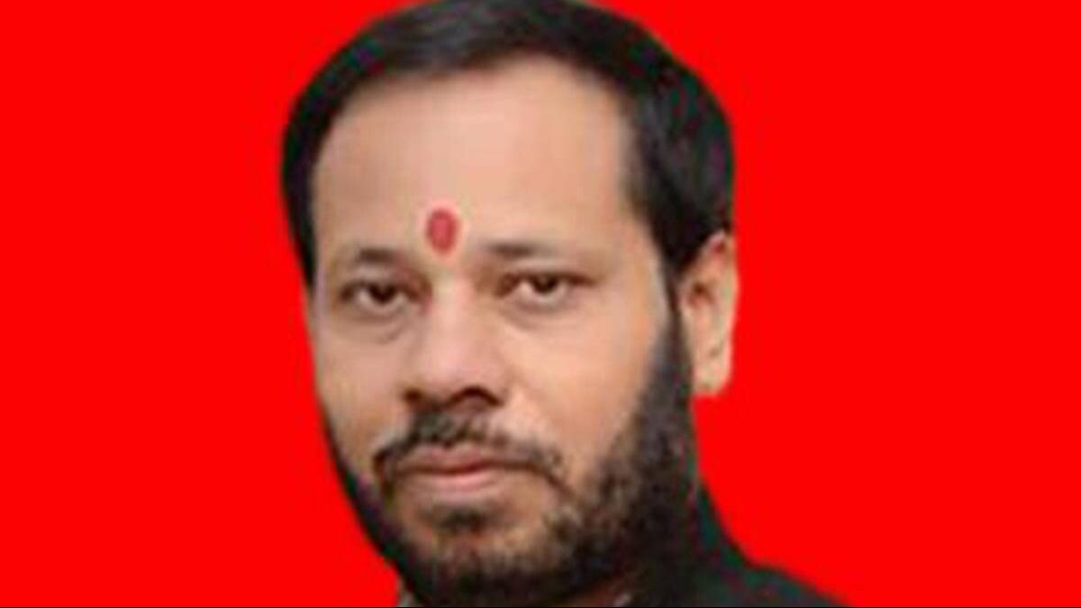 कौन हैं अखिलेश को 'धोखा' देने वाले सपा विधायक मनोज पांडे, उनकी एक चाल पड़ेगी पार्टी को भारी! 