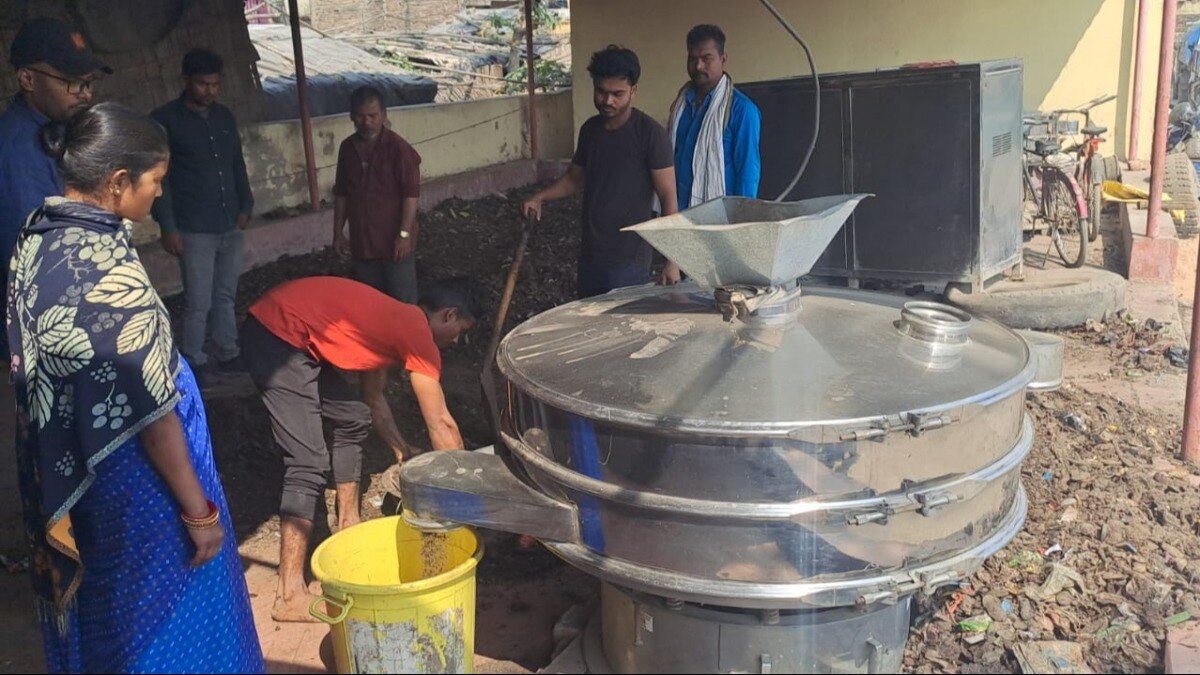 महंगे और नकली उर्वरक से अभी पाएं छुटकारा, अब घर पर लगा सकते हैं ये खाद बनाने वाली मशीन महंगे और नकली उर्वरक से अभी पाएं छुटकारा, अब घर पर लगा सकते हैं ये खाद बनाने वाली मशीन