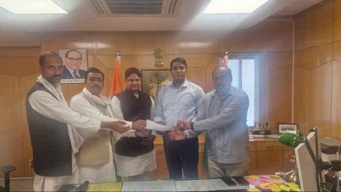 भारतीय किसान यूनियन अराजनैतिक के प्रतिनिधिमंडल ने यूपी के राहत आयुक्त को सौंपा ज्ञापन