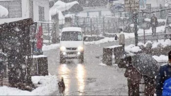 Many parts of Jammu and Kashmir is witnessing heavy snowfall and rain.