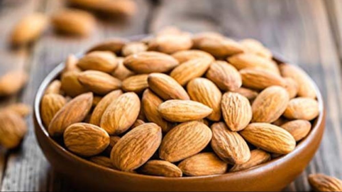 कहीं नकली बादाम तो नहीं खा रहे आप!