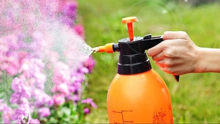 मात्र 25 रुपये में खरीदें खाद स्प्रेयर