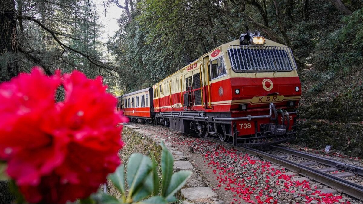 धार्मिक यात्रा के लिए टूर पैकेज दे रहा आईआरसीटीसी (सांकेतिक तस्वीर)