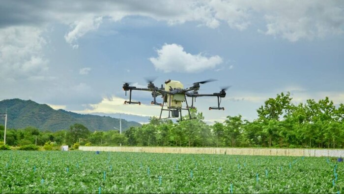 ड्रोन का प्रयोग किसानों के लिए मददगार साबित हो रहा है