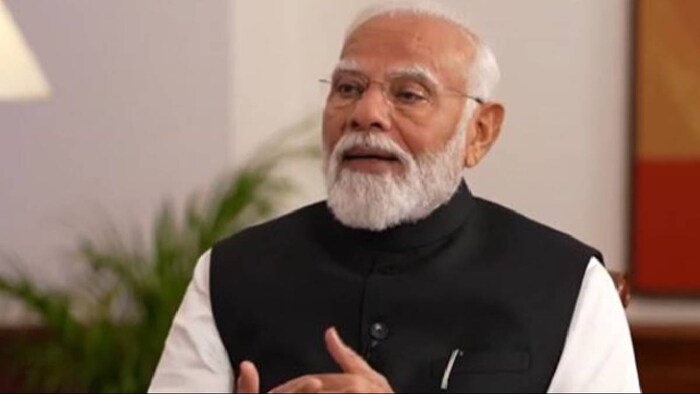 प्रधानमंत्री नरेंद्र मोदी