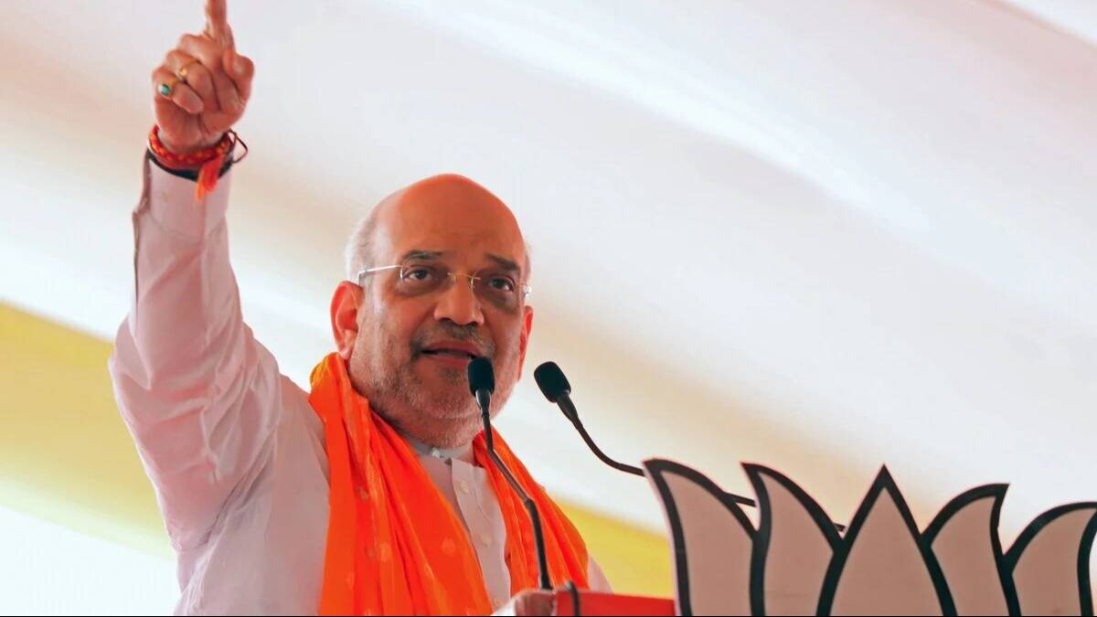 संविधान बदलने के आरोपों पर शाह का जवाब