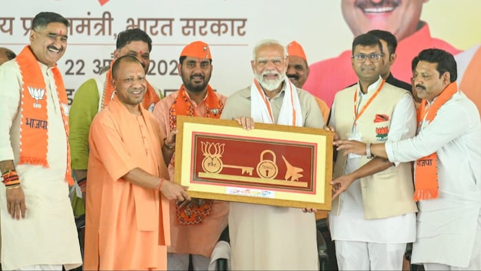 पीएम नरेंद्र मोदी ने विपक्षी दलों पर बड़ा हमला बोला.