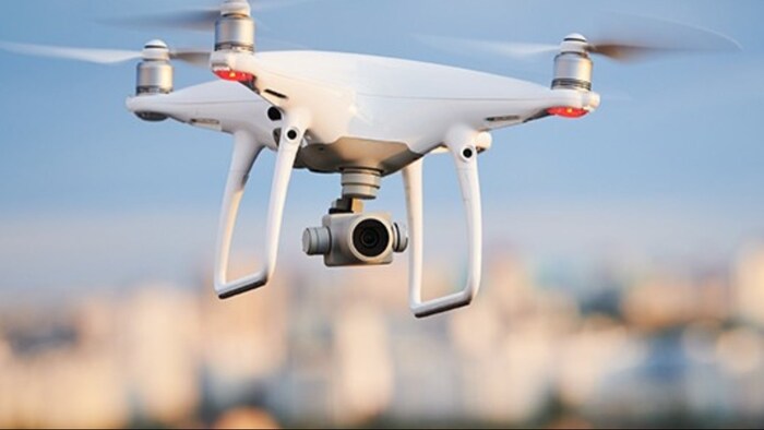 ड्रोन उड़ाना सीखेंगे किसान (Demo Pic)