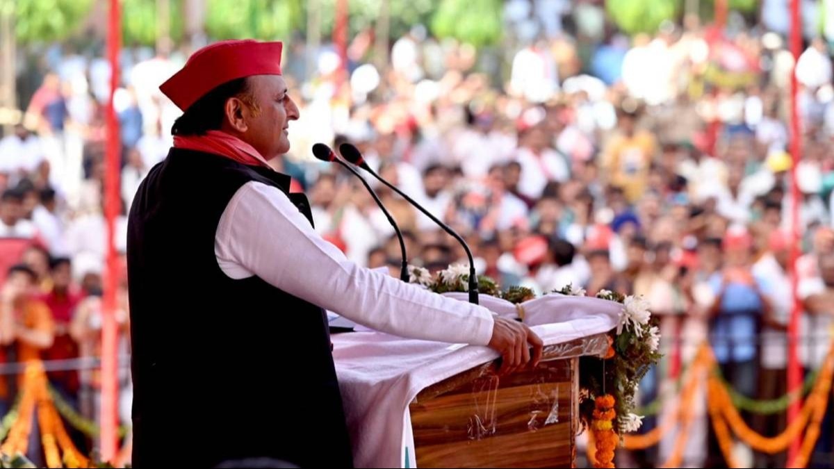 बीजेपी सरकार आई तो पाउच में मिलेगी किसानों को खाद...अखिलेश यादव ने बदायूं में दिखाए तेवर 