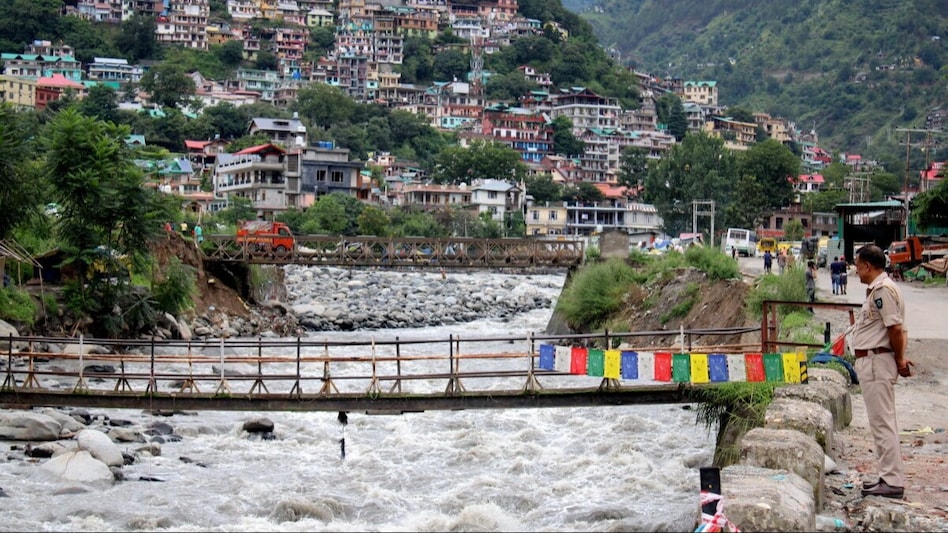 नागपुर में भारी बारिश, दिन में अंधेरा छाया, उत्तराखंड के कई इलाकों में फटा बादल-बाढ़ जैसे हालात नागपुर में भारी बारिश, दिन में अंधेरा छाया, उत्तराखंड के कई इलाकों में फटा बादल-बाढ़ जैसे हालात
