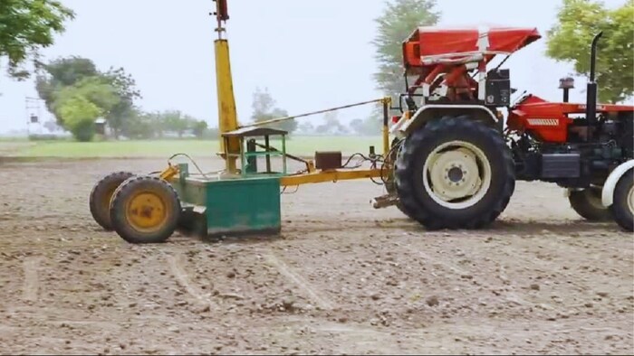 लेजर लैंड लेवलर मशीन