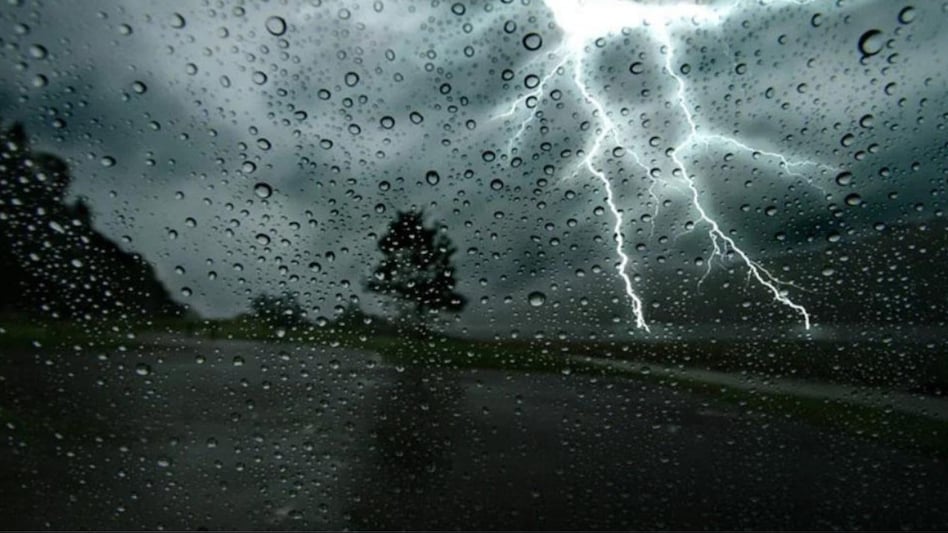Weather News: उत्तर भारत में गर्मी के बीच इन राज्यों में बारिश के आसार, पढ़ें लेटेस्ट मौसम अपडेट Weather News: उत्तर भारत में गर्मी के बीच इन राज्यों में बारिश के आसार, पढ़ें लेटेस्ट मौसम अपडेट