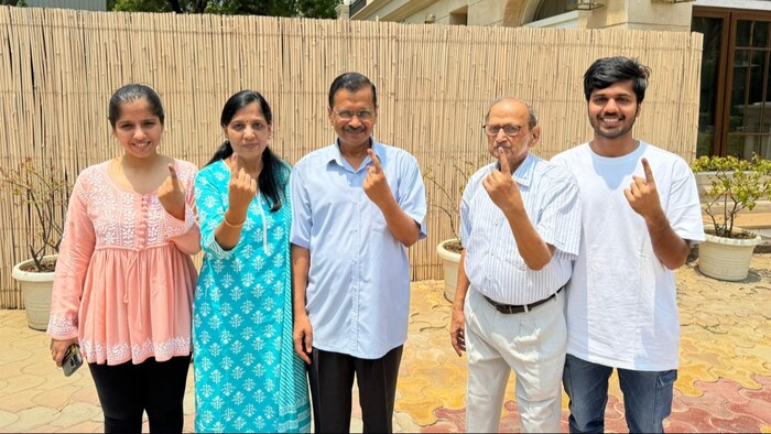 दिल्ली के सीएम केजरीवाल ने दिया पाकिस्तान के पूर्व मंत्री को जवाब