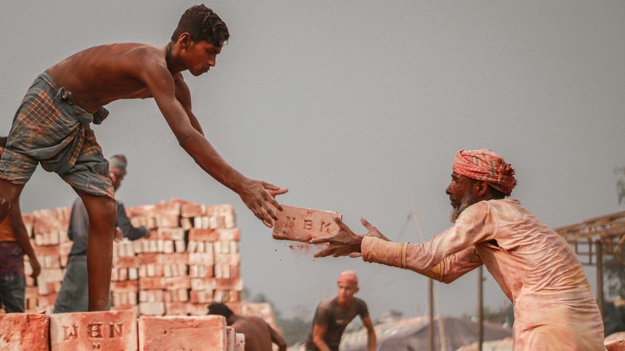 Food Security : छत्तीसगढ़ में मजदूरों को जहां काम वहीं मिलेगा सस्ता खाना, शुरू हुई मॉडल श्रम अन्न केंद्र योजना
