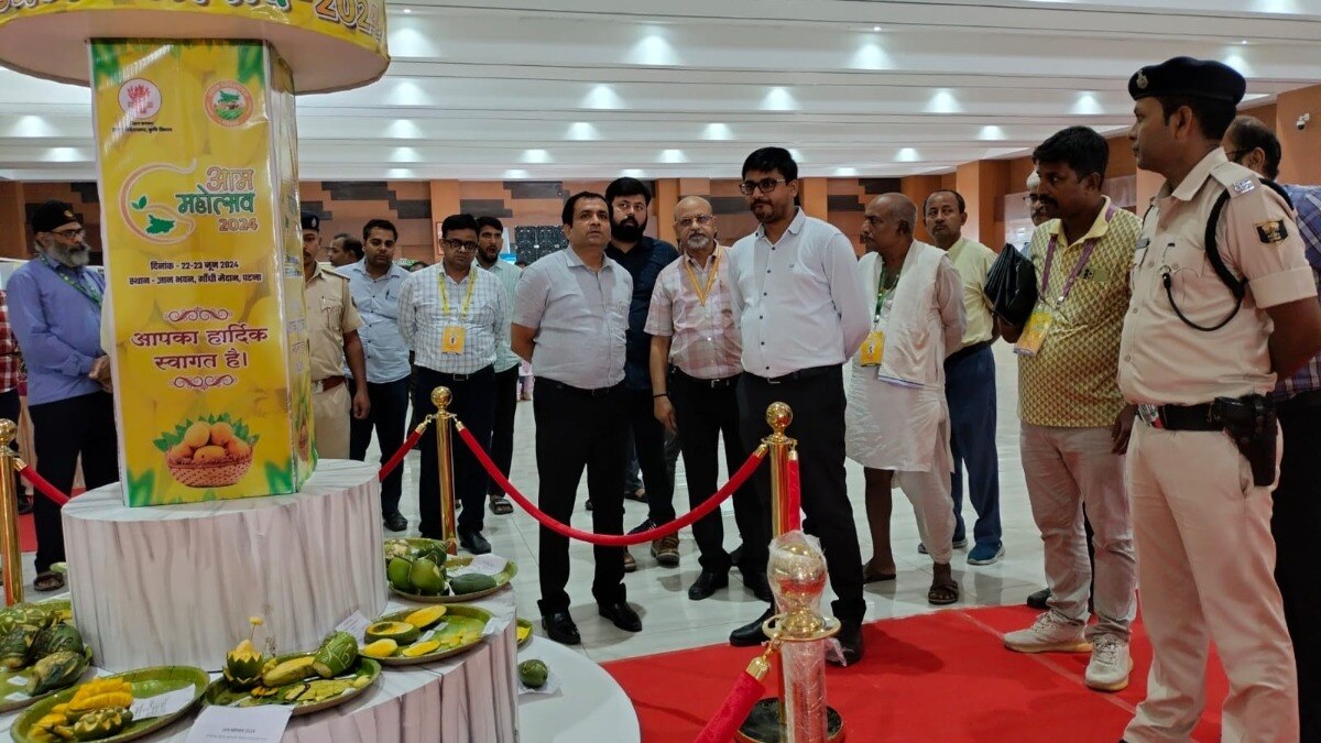 आमों से सज गया पटना का ज्ञान भवन, आज से दो दिवसीय महोत्सव का आयोजन