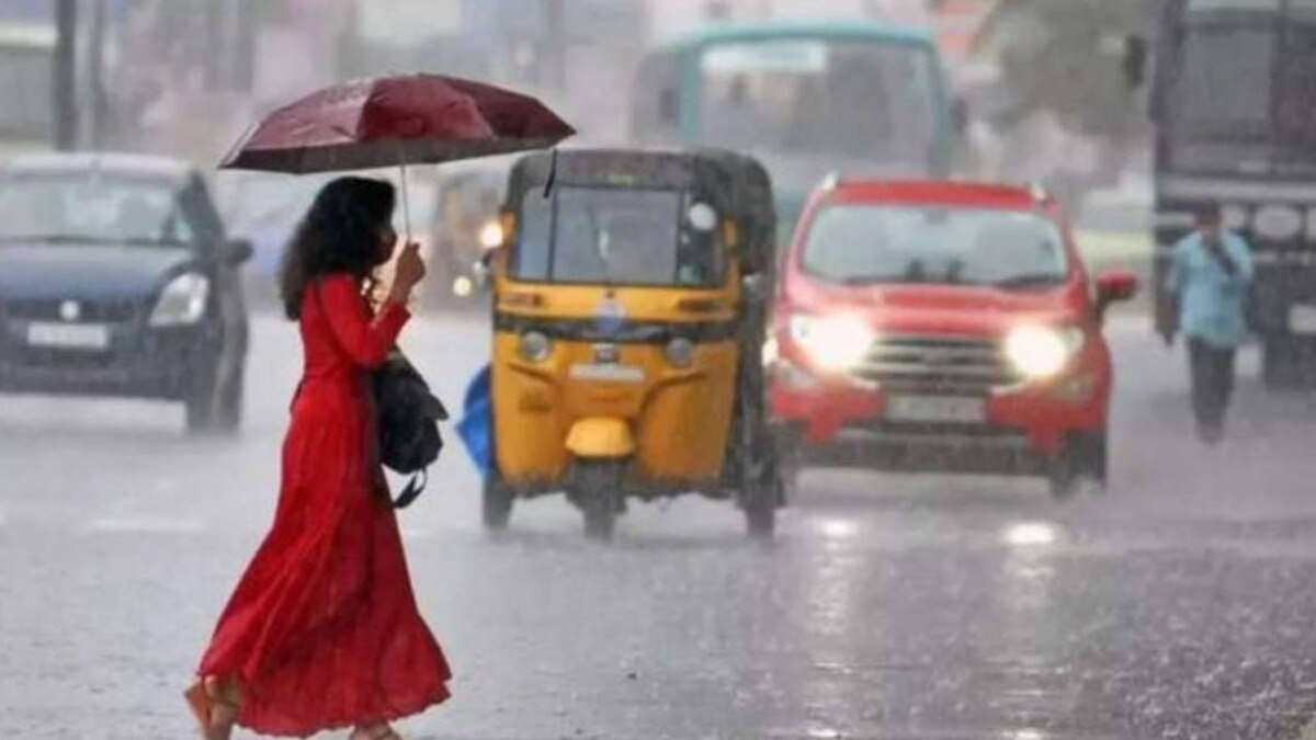 UP Weather Today: लखनऊ में सुबह से मूसलाधार बारिश जारी, मौसम विभाग ने जारी की बड़ी चेतावनी, जानें ताजा अपडेट