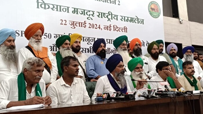 22 जुलाई को दिल्ली के कॉन्स्टीट्यूशनल क्लब में संयुक्त किसान मोर्चा (नॉन पॉलिटिकल) और किसान मजदूर मोर्चा की बैठक हुई.