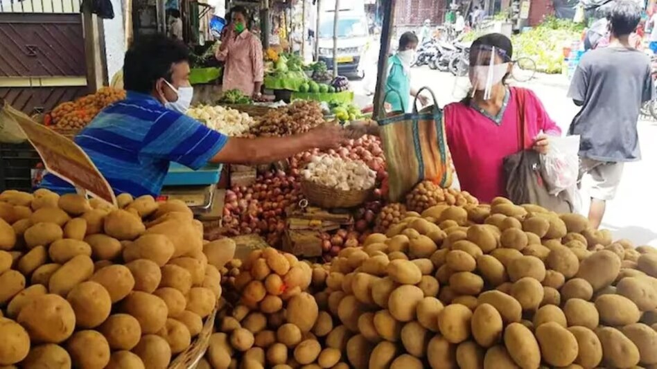 ओडिशा में आलू पर राजनीति, 50 रुपये किलो के पार हुई कीमत, नवीन पटनायक ने ममता बनर्जी को लिखा पत्र ओडिशा में आलू पर राजनीति, 50 रुपये किलो के पार हुई कीमत, नवीन पटनायक ने ममता बनर्जी को लिखा पत्र