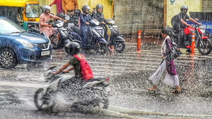 कई इलाकों में भीषण बारिश