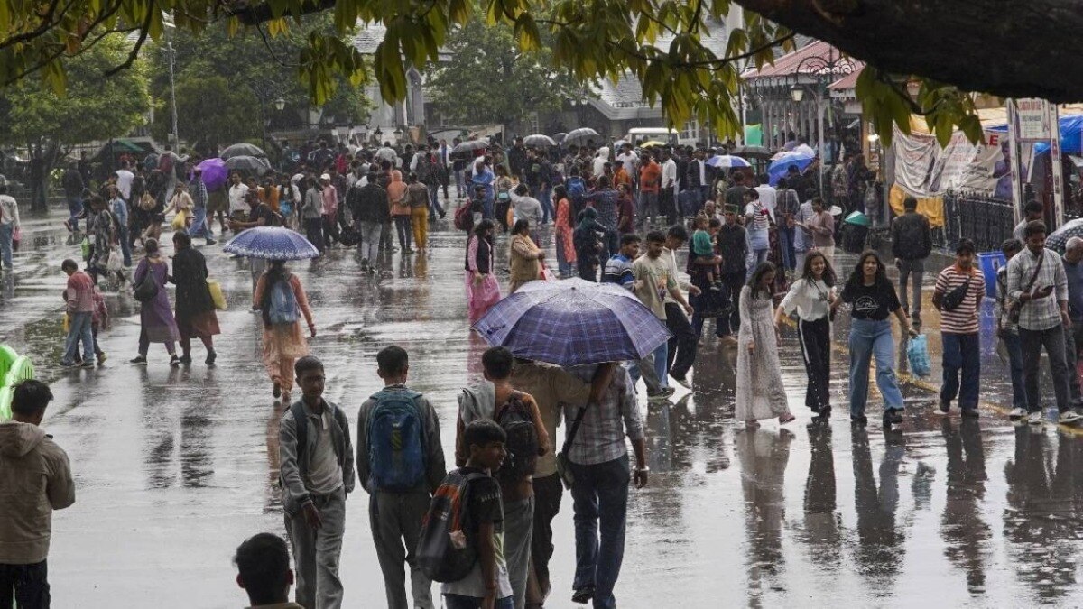 शिमला में भारी बारिश का ऑरेन्ज अलर्ट जारी, लोगों से सावधानी बरतने की अपील