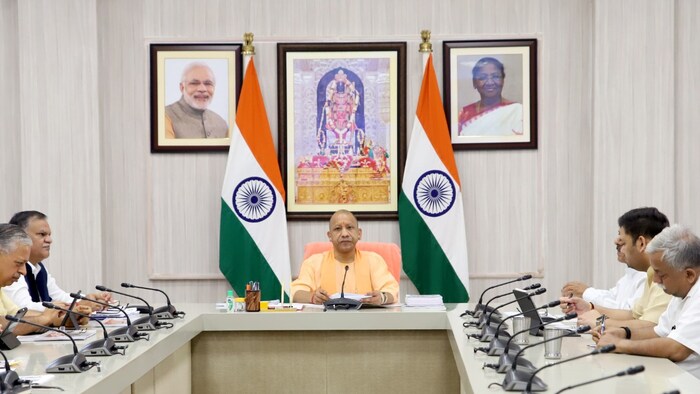 सीएम योगी ने कहा कि कृषि शिक्षा, शोध एवं अनुसंधान में अपार अवसर हैं.