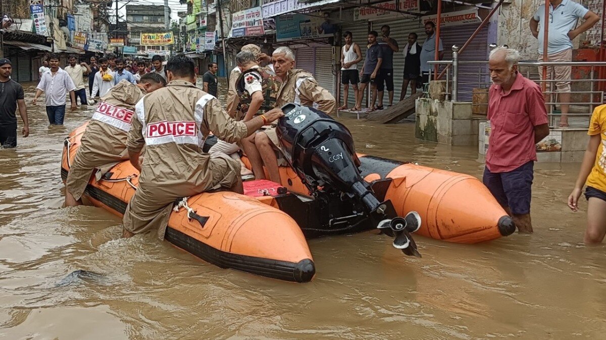 इन 3 राज्यों में भारी बारिश के आसार, पढ़ें ताजा मौसम अपडेट्स