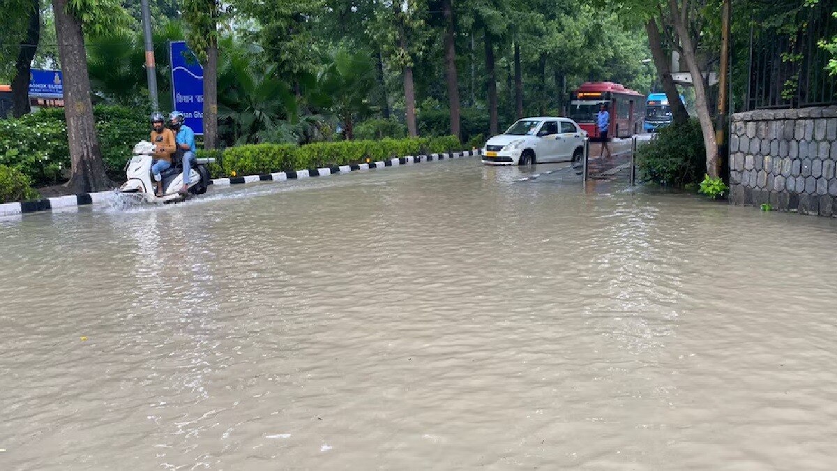 दिल्ली-एनसीआर में भी जलभराव की समस्या लगातार विकट होती जा रही है.