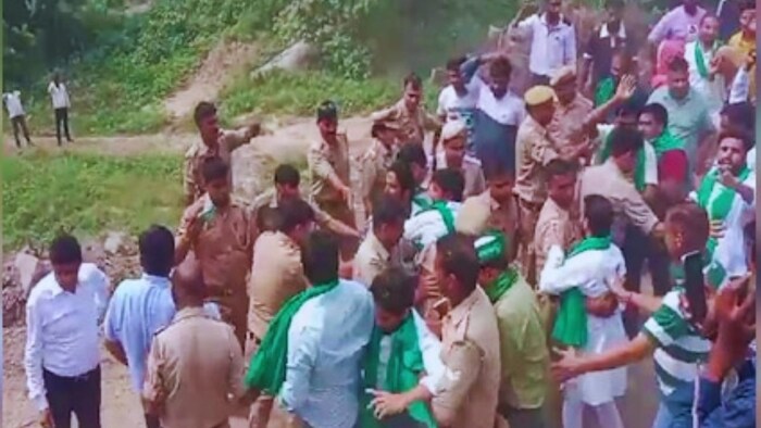 डंपिंग ग्राउंड के विरोध में किसानों का हंगामा