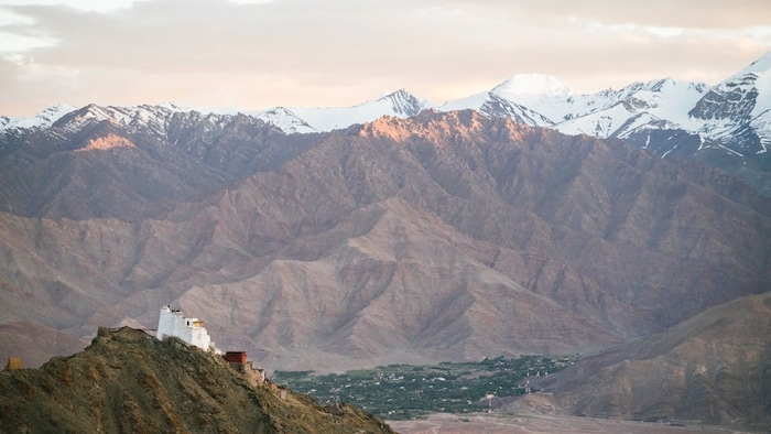 Representational image