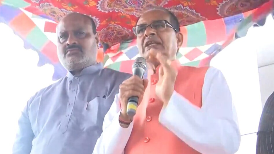 आंध्र में बारिश से केला, हल्दी और धान की फसलें बर्बाद, कृषि मंत्री ने दिया मदद का भरोसा आंध्र में बारिश से केला, हल्दी और धान की फसलें बर्बाद, कृषि मंत्री ने दिया मदद का भरोसा