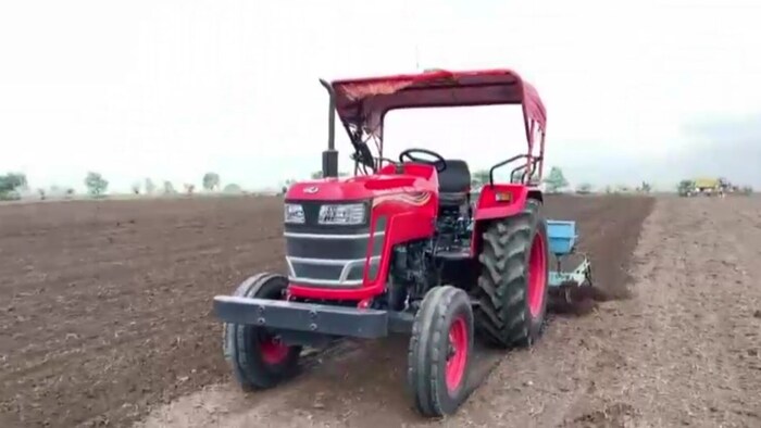 सीएनजी ट्रैक्टर (सांकेतिक तस्वीर)