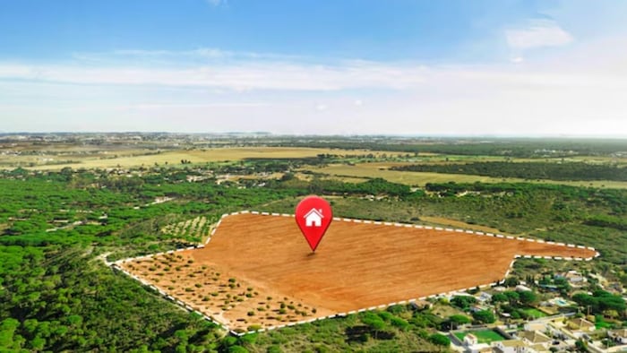 गरीबों को मुफ्त में जमीन दे रही सरकार