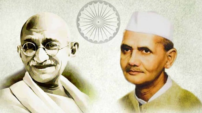 गांधी और शास्त्री की जीवन यात्रा में गांव- किसान ही सबसे अहम थे