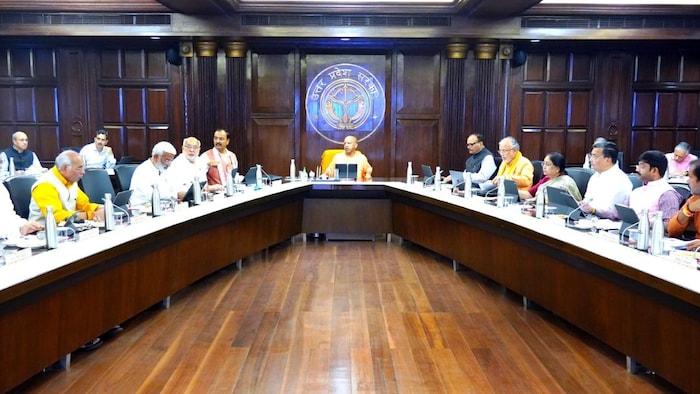 योगी सरकार ने यूपी में किसानों से ज्वार, बाजरा और मक्का की खरीद शुरू की