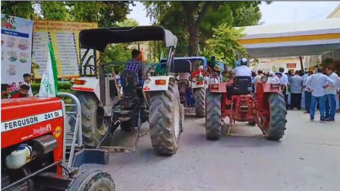 बीकेयू का ट्रैक्टर मार्च