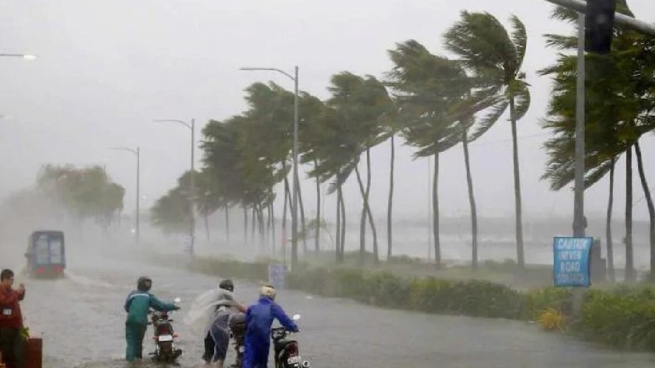 दक्षिण के राज्यों में घनघोर बारिश की संभावना, तमिलनाडु के लिए ऑरेंज अलर्ट जारी  दक्षिण के राज्यों में घनघोर बारिश की संभावना, तमिलनाडु के लिए ऑरेंज अलर्ट जारी